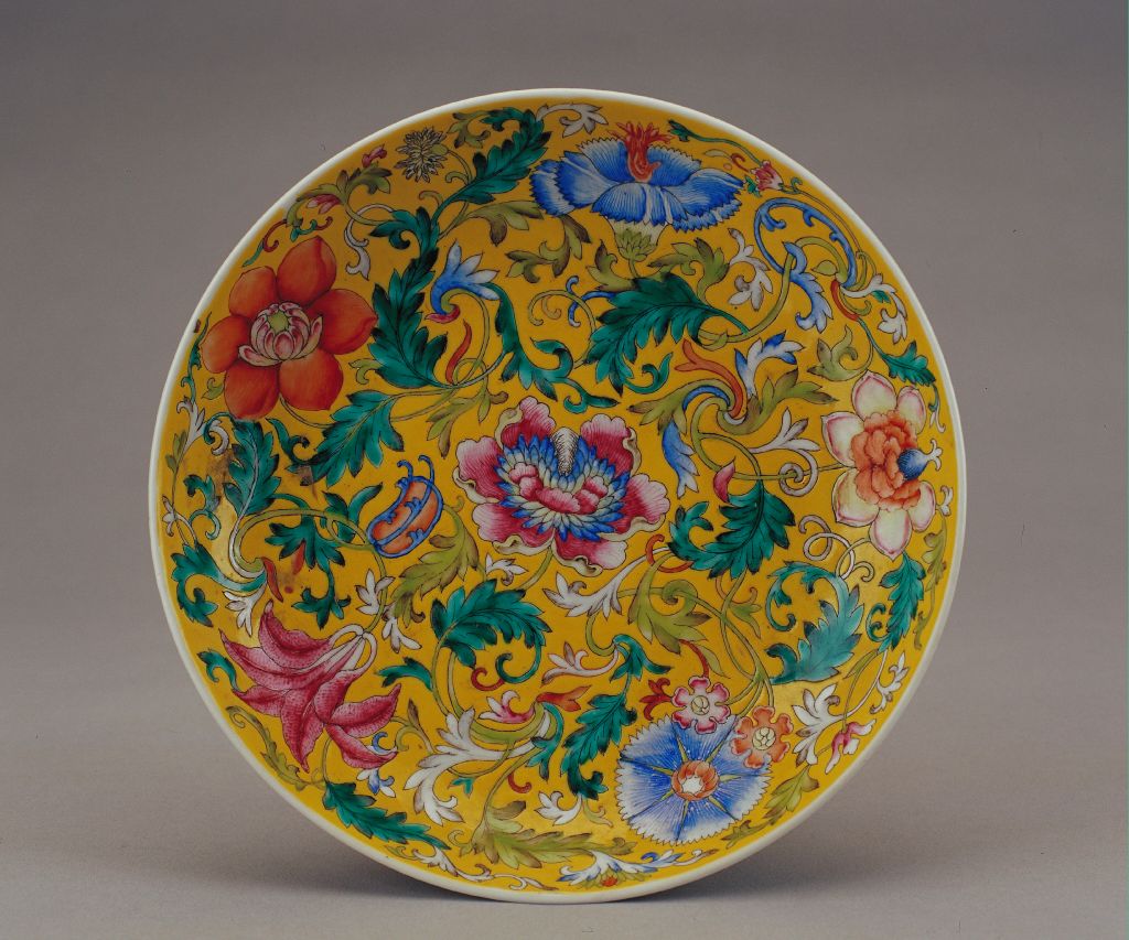 图片[1]-Yellow ground pastel flower plate-China Archive